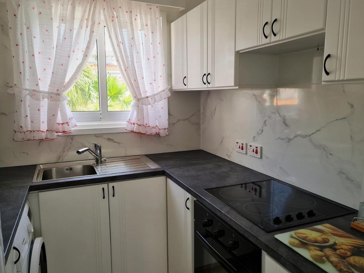 Easystay Two Bedroom Apartment Larnaca Exterior foto
